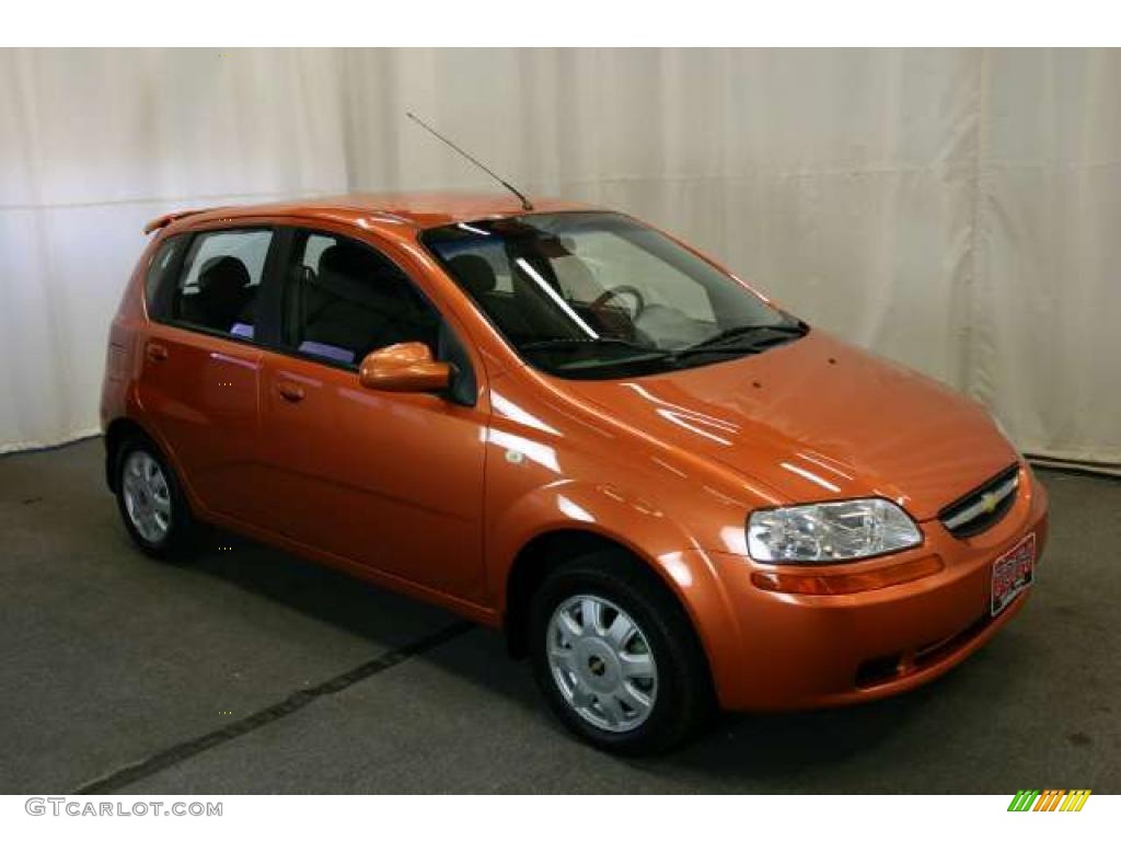 2005 Aveo LS Hatchback - Spicy Orange Metallic / Gray photo #1