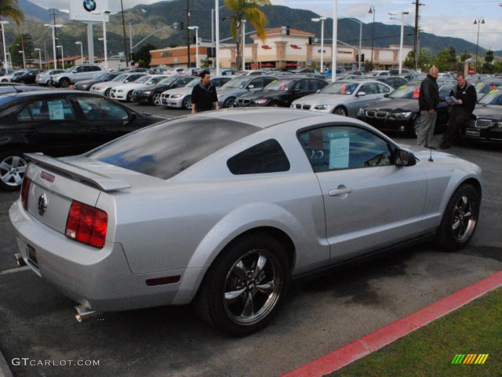 2007 Mustang V6 Deluxe Coupe - Satin Silver Metallic / Dark Charcoal photo #8