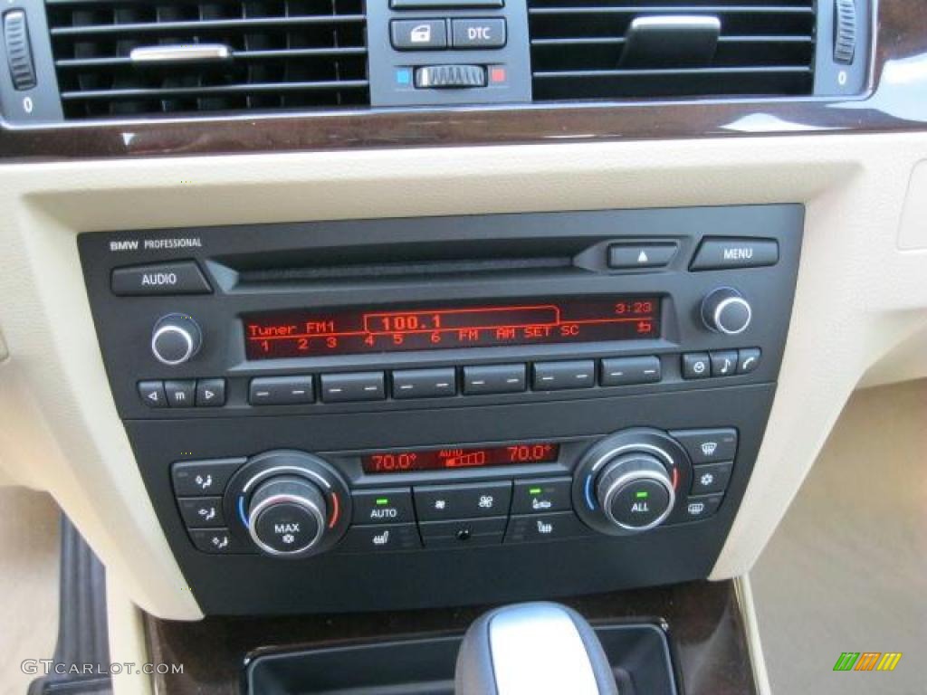 2011 BMW 5 Series 528i Sedan Controls Photo #47244392