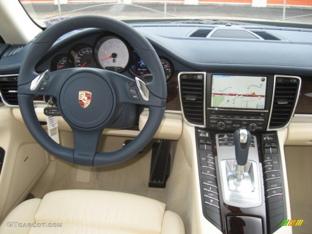 2010 Porsche Panamera S Yachting Blue/Cream Dashboard Photo #47244548