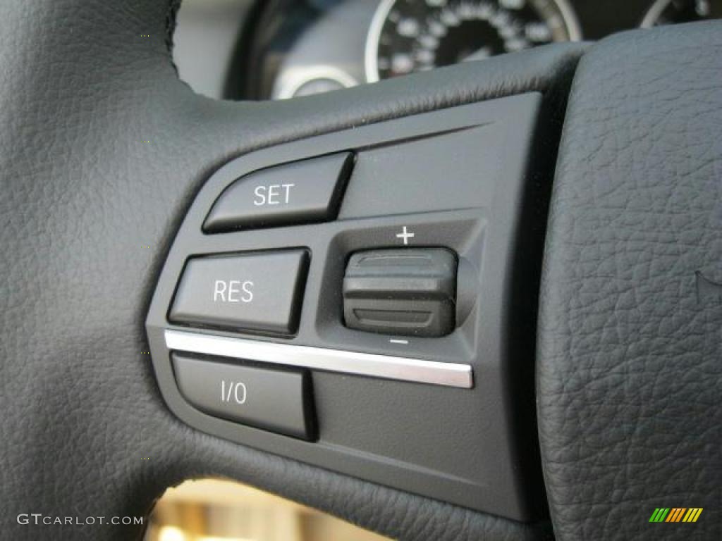 2011 BMW 5 Series 528i Sedan Controls Photo #47244587