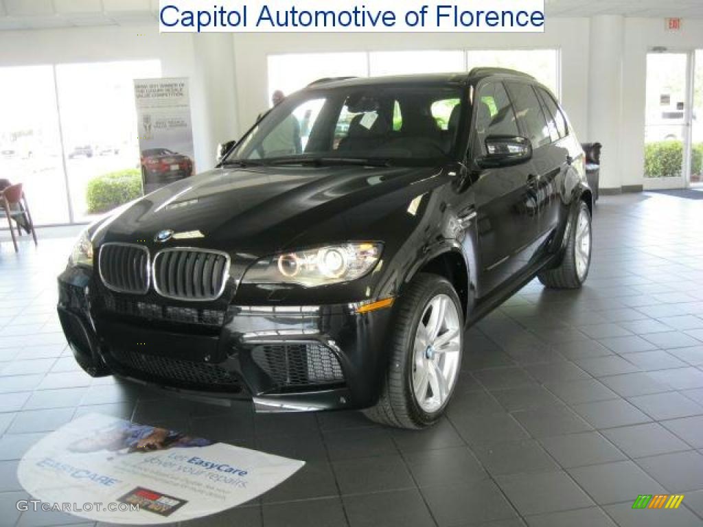 Black Sapphire Metallic BMW X5 M