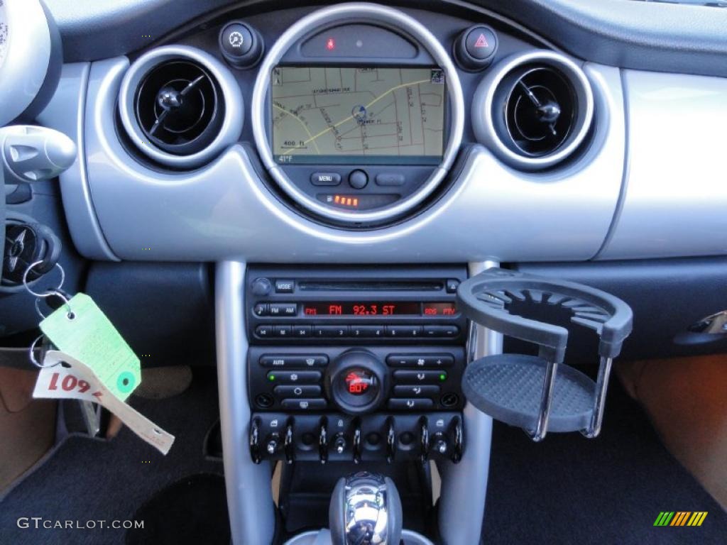 2005 Mini Cooper Convertible Controls Photo #47244980