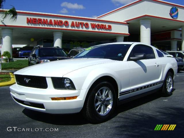 2005 Mustang V6 Premium Coupe - Performance White / Dark Charcoal photo #1