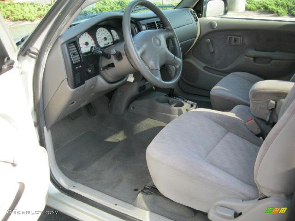Charcoal Interior 2004 Toyota Tacoma SR5 Xtracab Photo #47245172