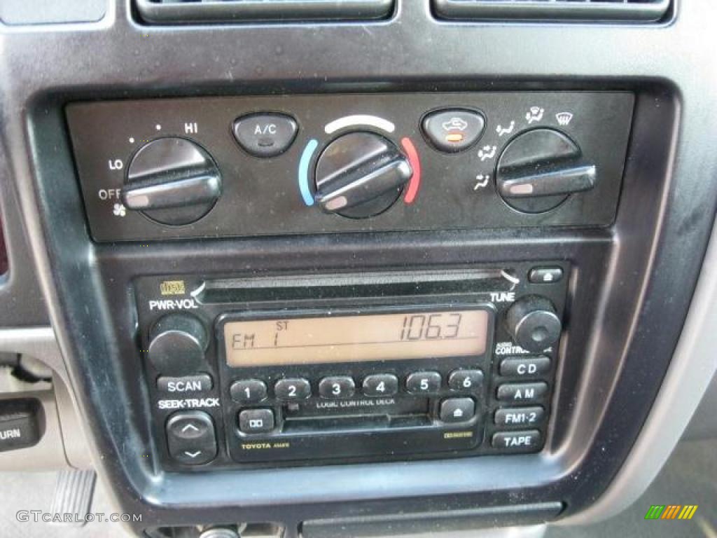 2004 Toyota Tacoma SR5 Xtracab Controls Photo #47245205
