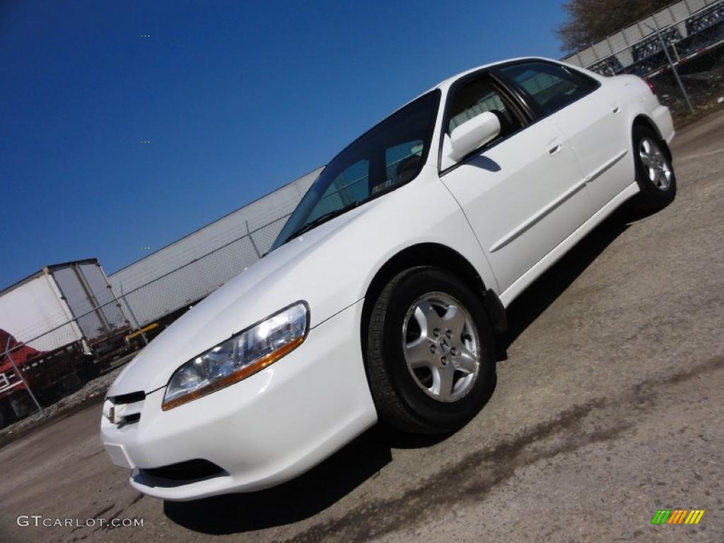 1998 Accord EX V6 Sedan - Taffeta White / Ivory photo #1