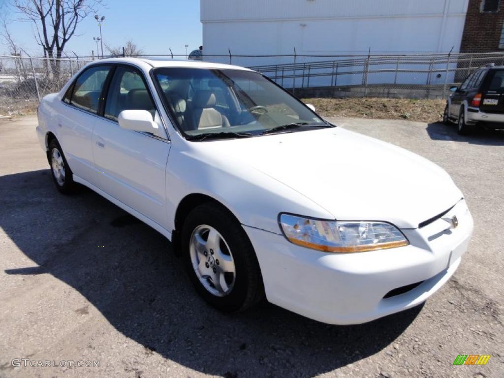 1998 Accord EX V6 Sedan - Taffeta White / Ivory photo #4