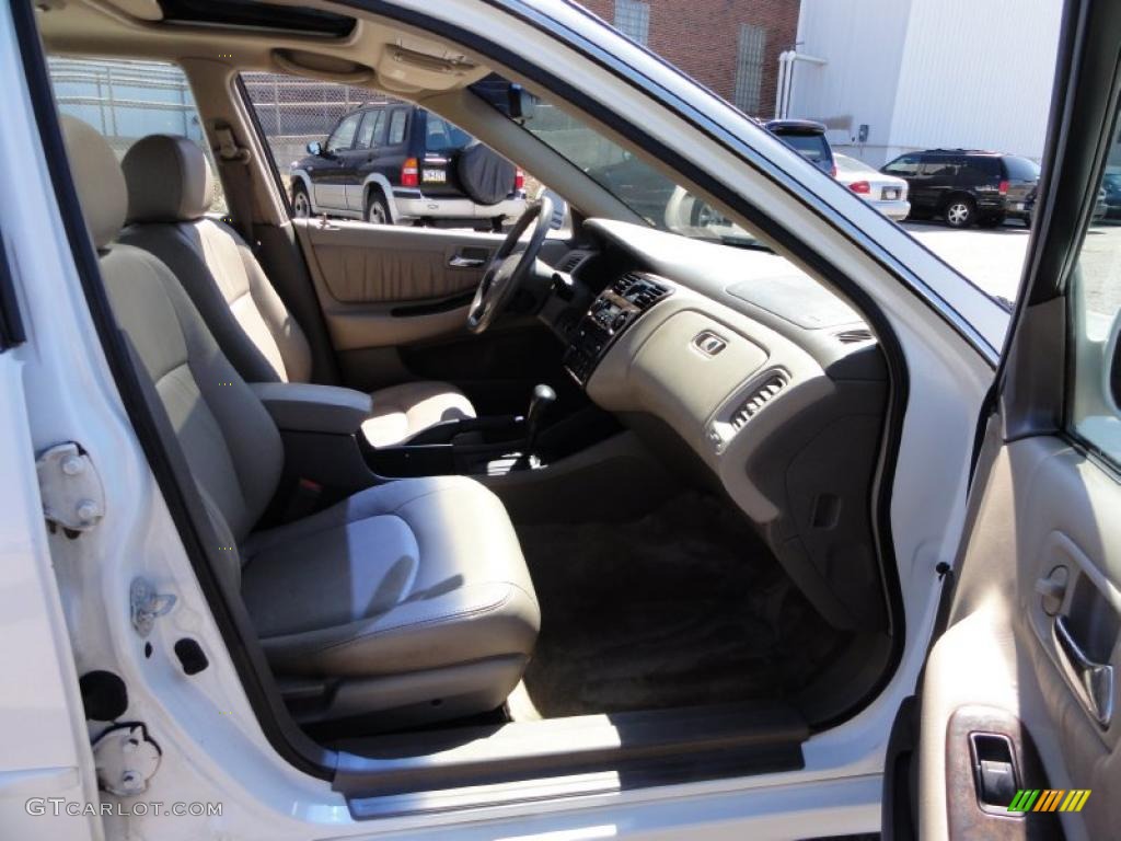 1998 Accord EX V6 Sedan - Taffeta White / Ivory photo #20