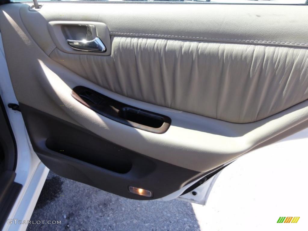 1998 Accord EX V6 Sedan - Taffeta White / Ivory photo #25