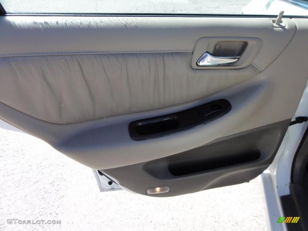 1998 Accord EX V6 Sedan - Taffeta White / Ivory photo #27