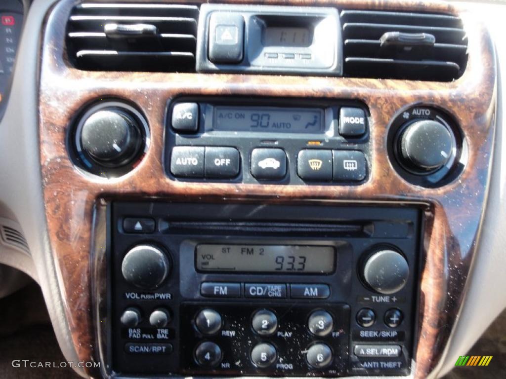 1998 Honda Accord EX V6 Sedan Controls Photo #47249513