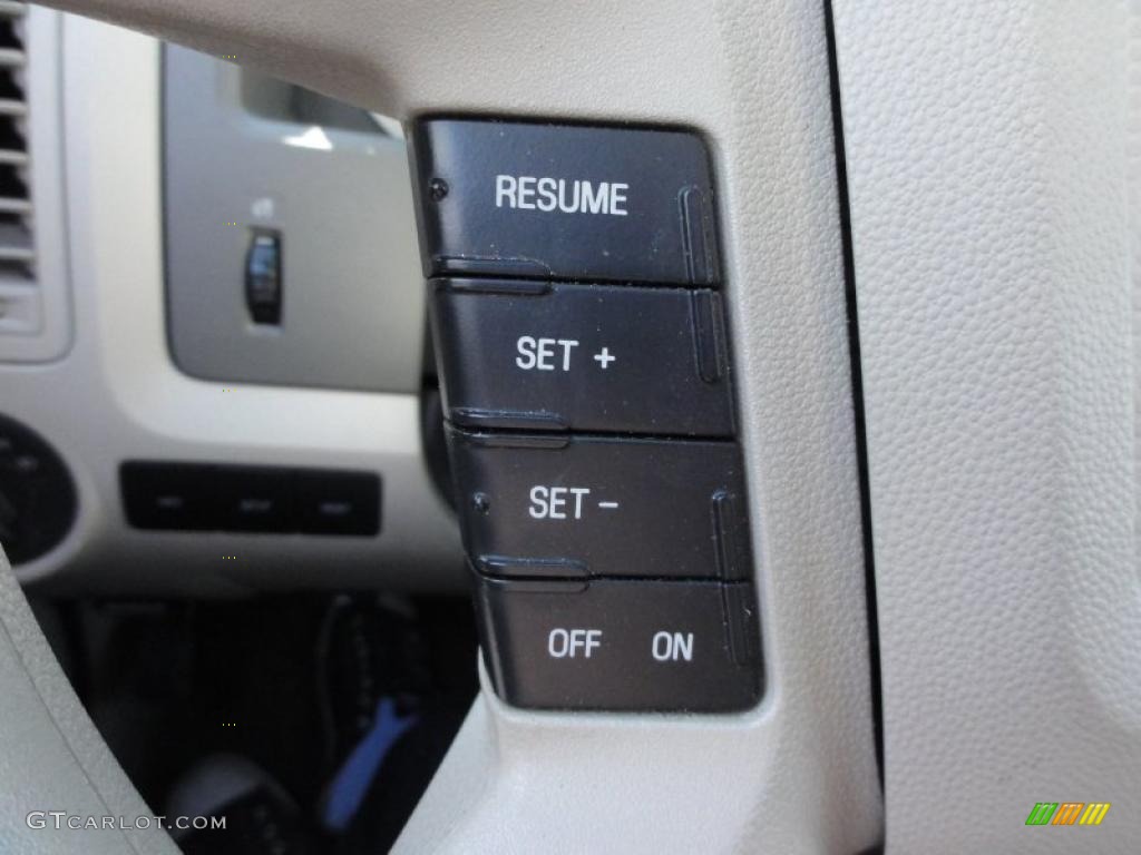 2008 Ford Escape Hybrid 4WD Controls Photo #47249816