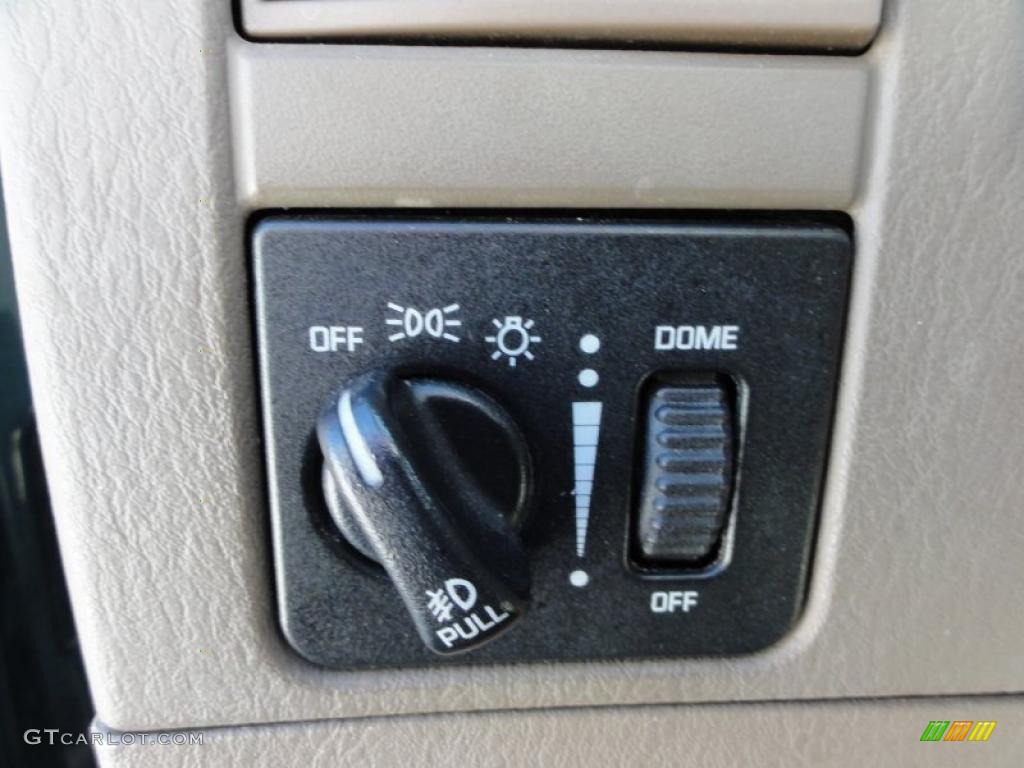 2002 Dodge Durango SLT 4x4 Controls Photo #47250101
