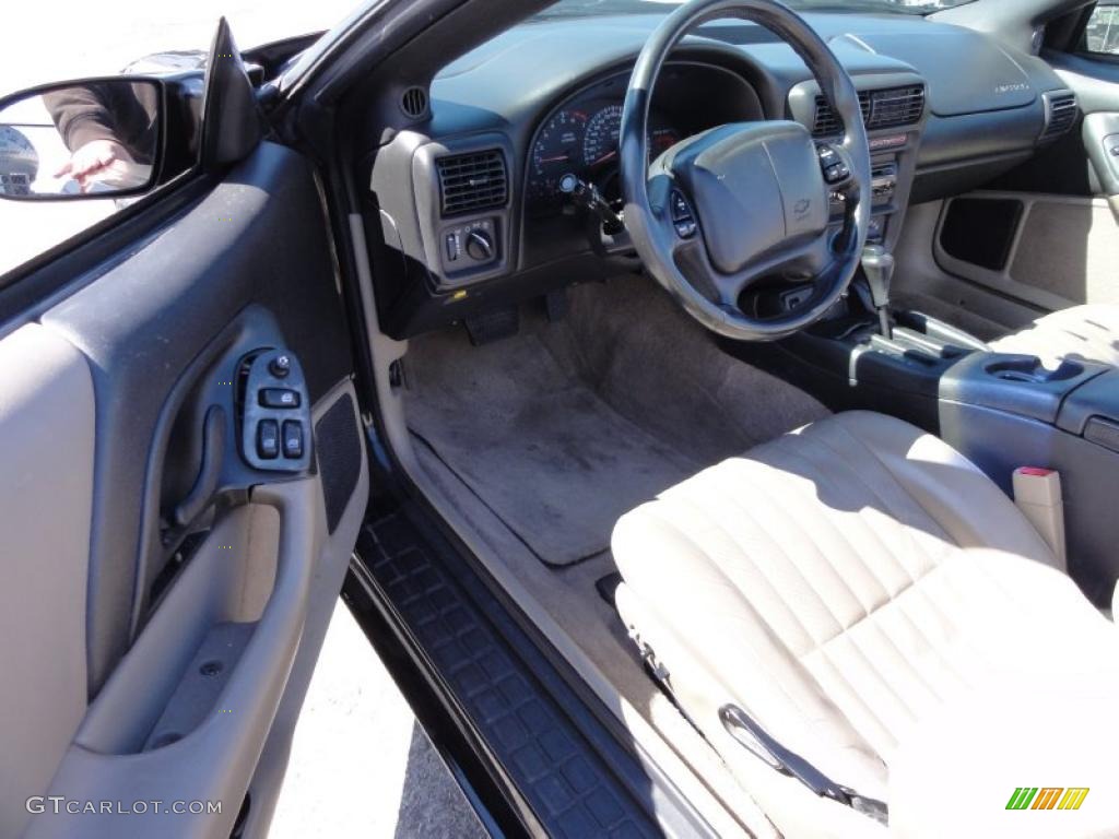 Neutral Interior 2000 Chevrolet Camaro Z28 SS Convertible Photo #47250611