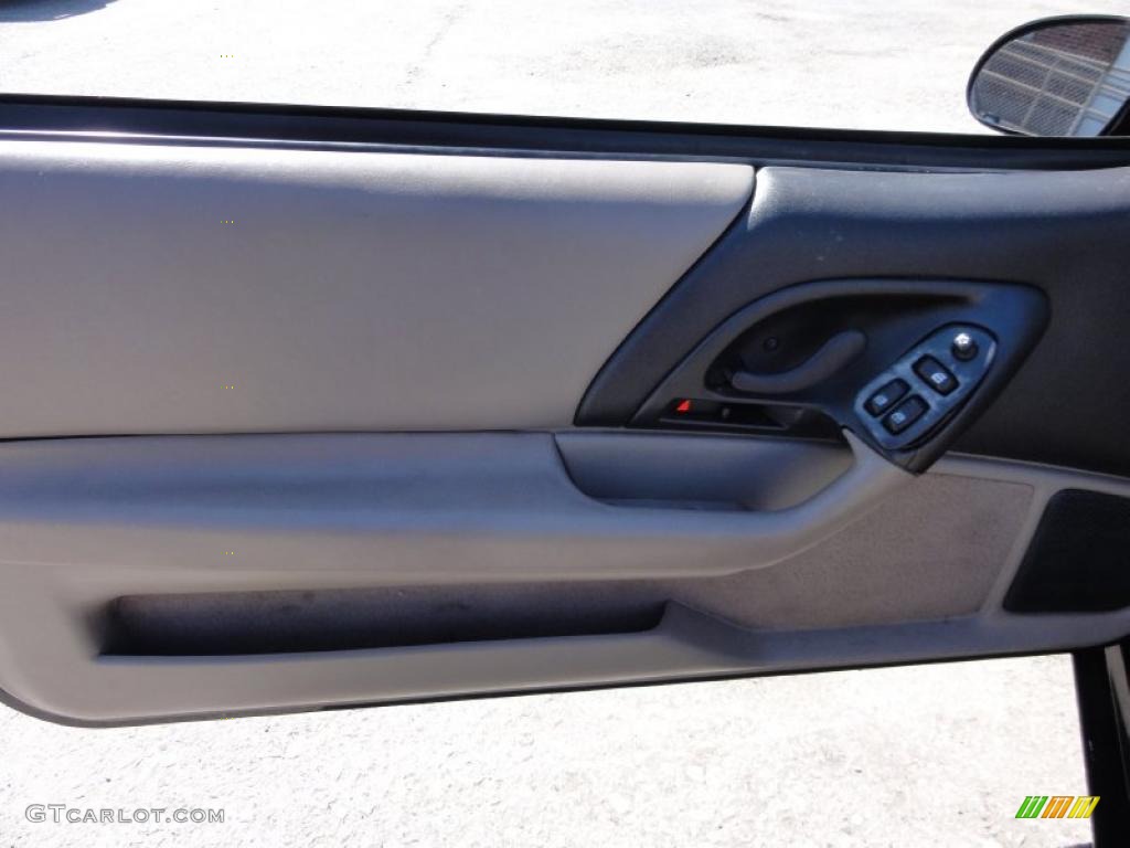 2000 Chevrolet Camaro Z28 SS Convertible Neutral Door Panel Photo #47250614