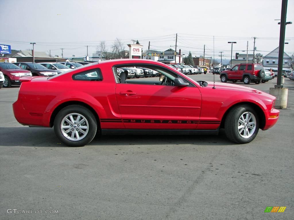 2008 Mustang V6 Deluxe Coupe - Torch Red / Light Graphite photo #4