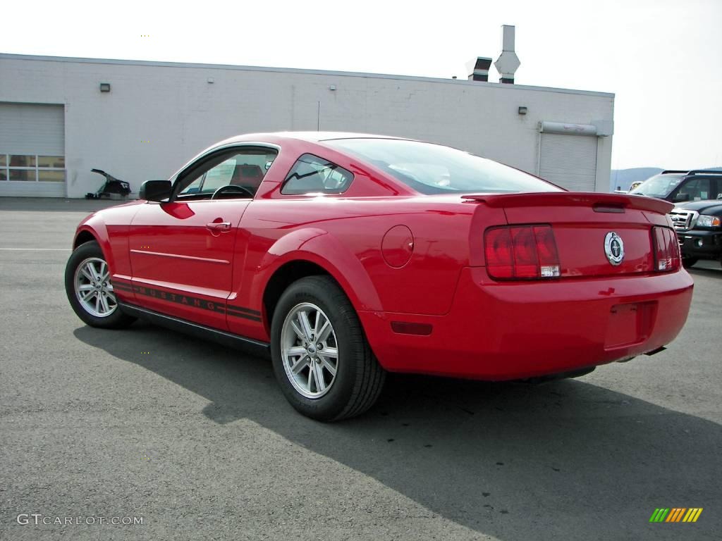 2008 Mustang V6 Deluxe Coupe - Torch Red / Light Graphite photo #7