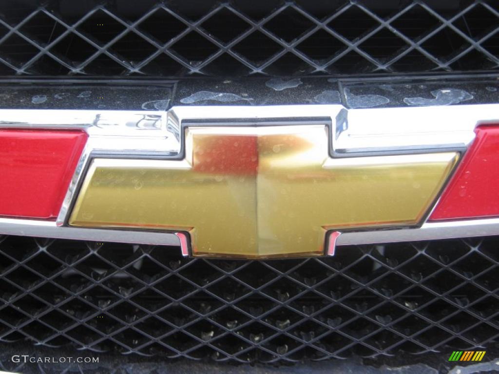 2011 Chevrolet Tahoe LT Marks and Logos Photos