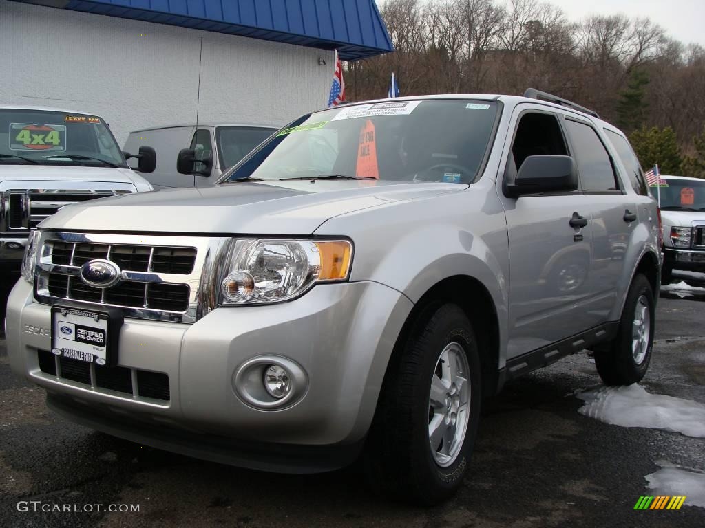 2009 Escape XLT V6 4WD - Brilliant Silver Metallic / Charcoal photo #1