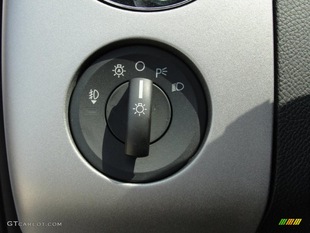 2011 Ford Expedition EL King Ranch Controls Photo #47254901