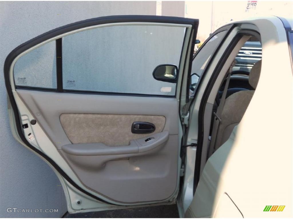 2003 Elantra GLS Sedan - Platinum Green Metallic / Beige photo #19