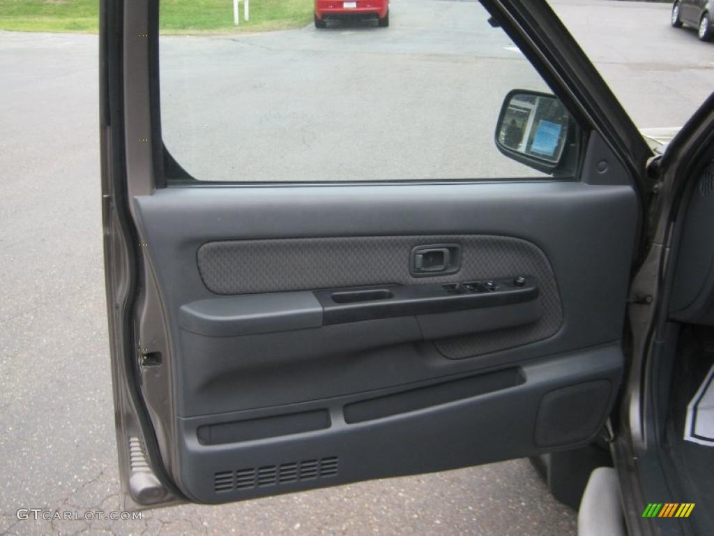 2003 Nissan Xterra XE V6 Gray Door Panel Photo #47255381