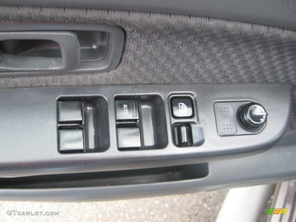2003 Nissan Xterra XE V6 Controls Photo #47255396