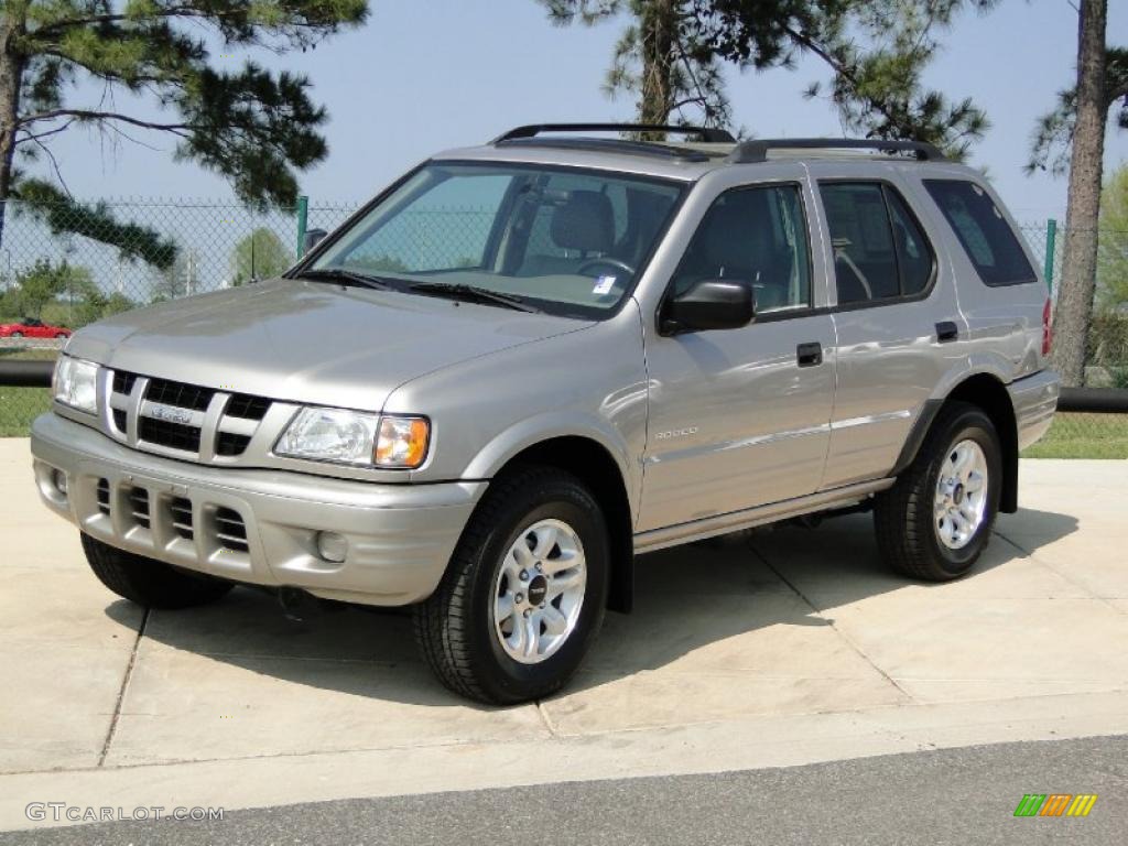 Powellite Silver Metallic 2004 Isuzu Rodeo S Exterior Photo #47256830