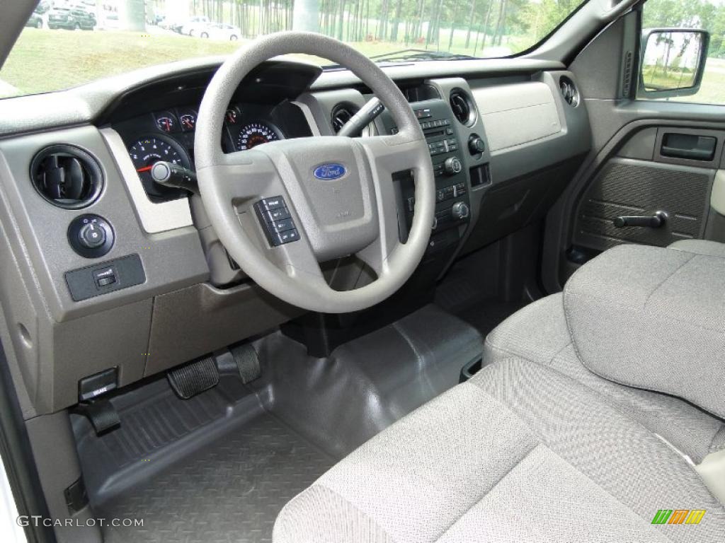 Stone/Medium Stone Interior 2009 Ford F150 XL SuperCab Photo #47257463