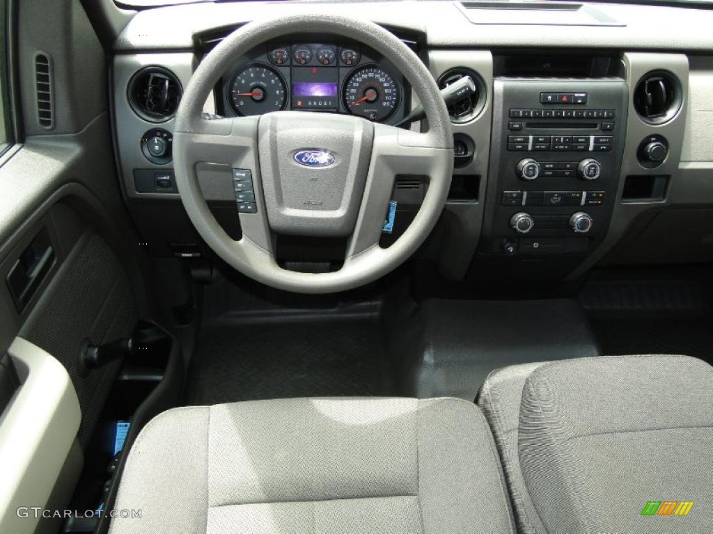 2009 Ford F150 XL SuperCab Dashboard Photos