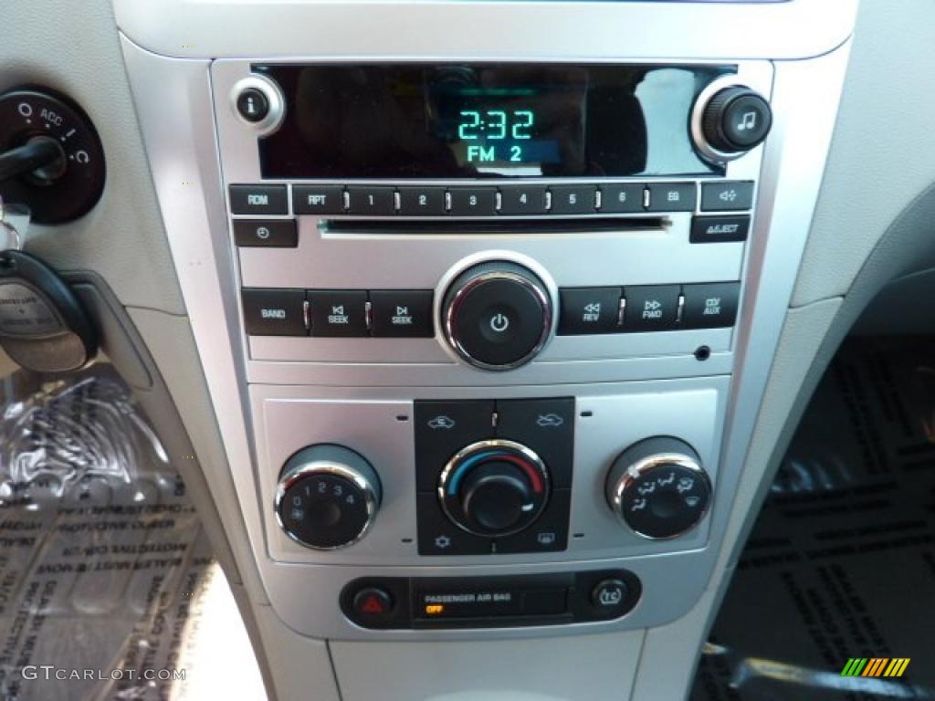 2010 Chevrolet Malibu LS Sedan Controls Photo #47257604