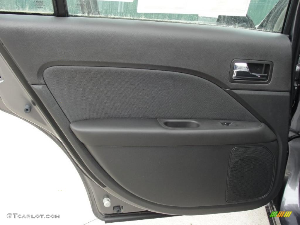 2011 Fusion SE - Sterling Grey Metallic / Charcoal Black photo #20