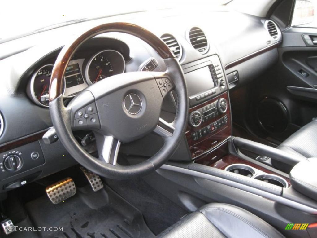 Black Interior 2007 Mercedes-Benz ML 63 AMG 4Matic Photo #47260700