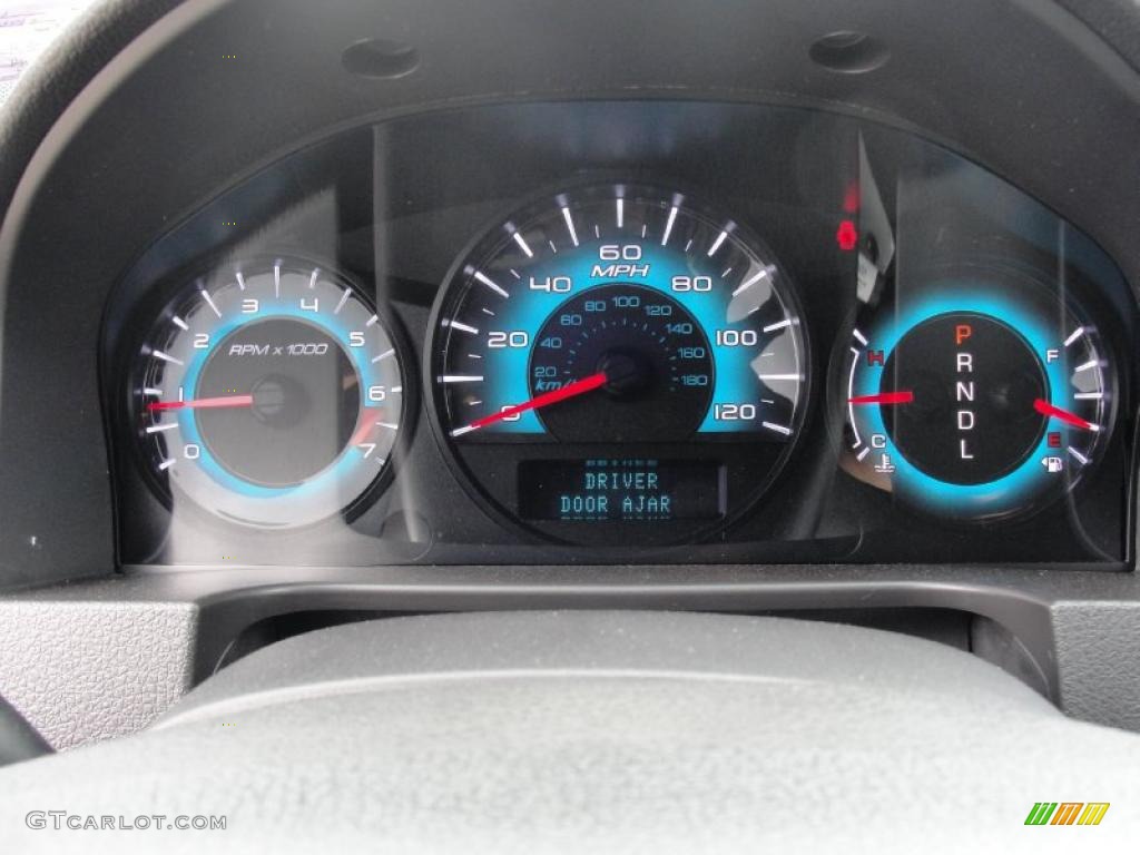 2011 Fusion SE - Sterling Grey Metallic / Charcoal Black photo #34