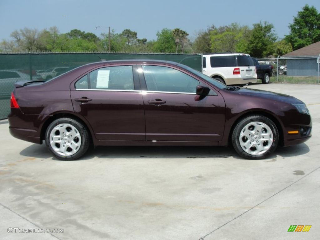 2011 Fusion SE - Bordeaux Reserve Metallic / Medium Light Stone photo #2