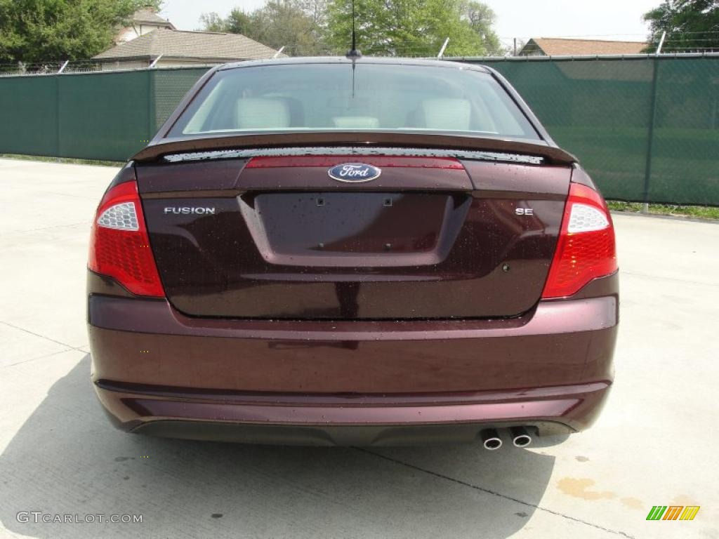 2011 Fusion SE - Bordeaux Reserve Metallic / Medium Light Stone photo #4