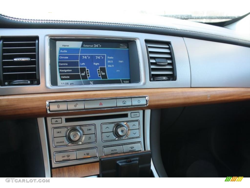 2010 Jaguar XF Premium Sport Sedan Controls Photo #47261084