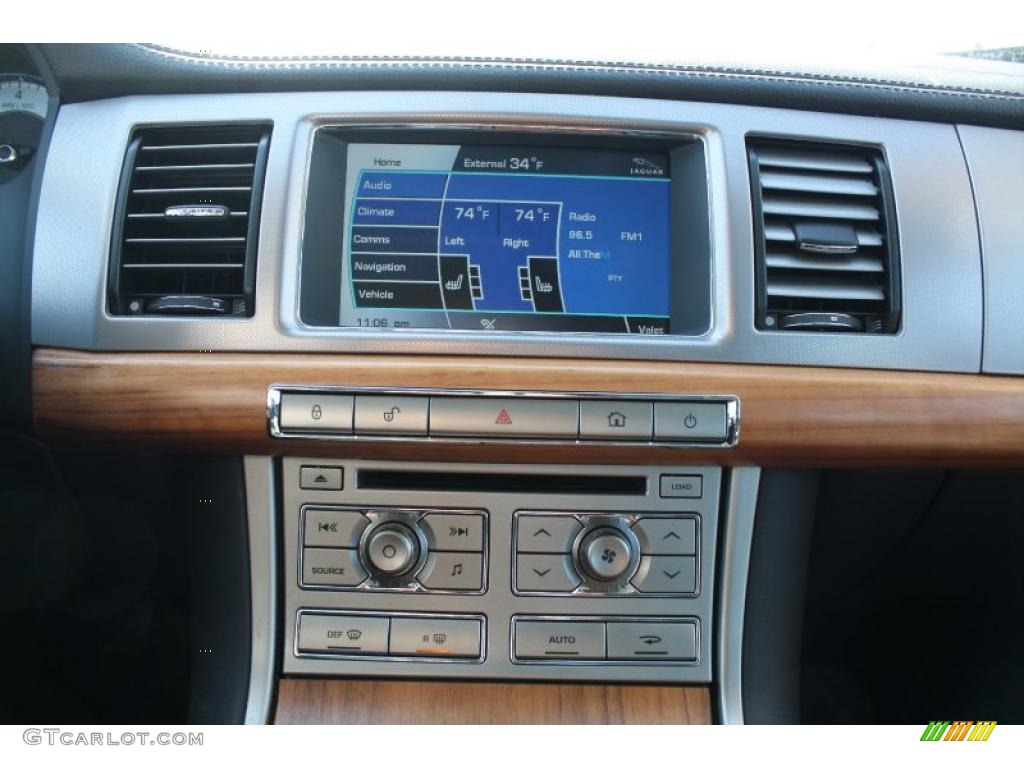 2010 Jaguar XF Premium Sport Sedan Controls Photo #47261099