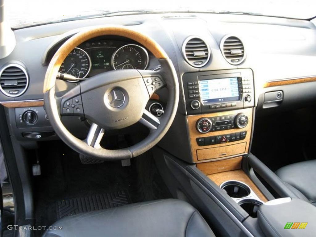 2007 Mercedes-Benz GL 450 Black Dashboard Photo #47261864