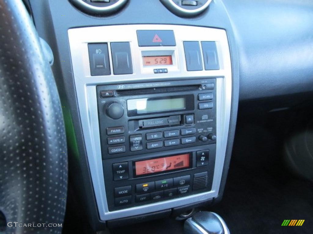2005 Hyundai Tiburon GT Controls Photo #47263211