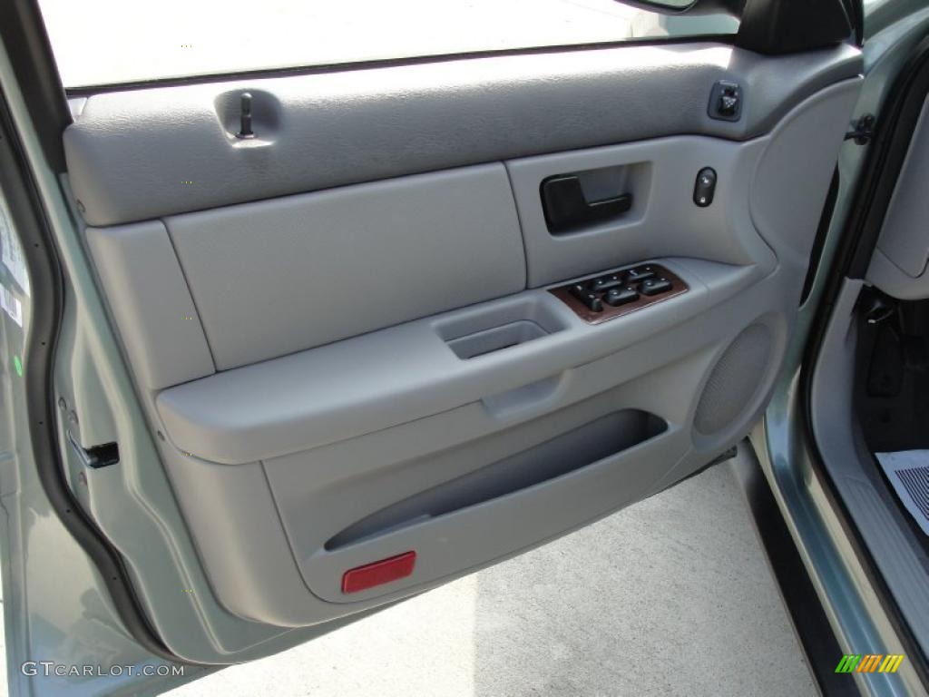 2006 Taurus SEL - Light Tundra Metallic / Medium/Dark Flint Grey photo #29