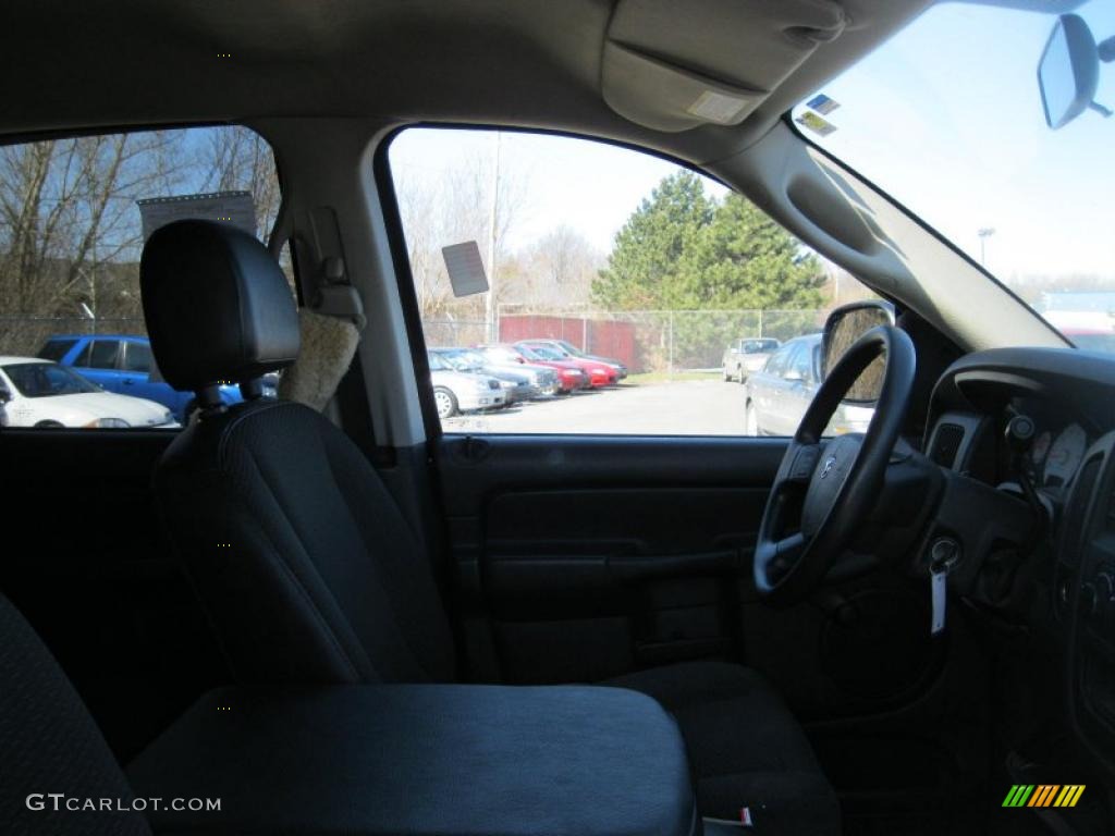 2004 Ram 1500 ST Quad Cab 4x4 - Patriot Blue Pearl / Dark Slate Gray photo #16