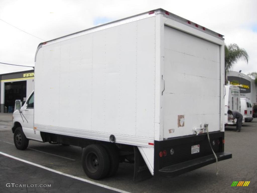 Oxford White 2002 Ford E Series Cutaway E450 Commercial Cargo Van Exterior Photo #47264627