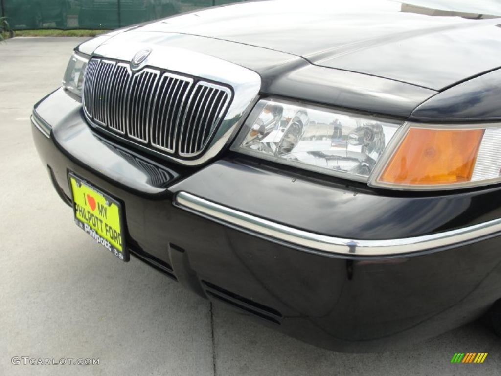 2001 Grand Marquis GS - Black Clearcoat / Light Graphite photo #11