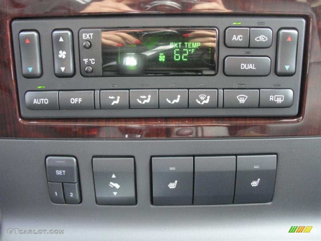 2010 Ford Explorer Limited Controls Photo #47267021