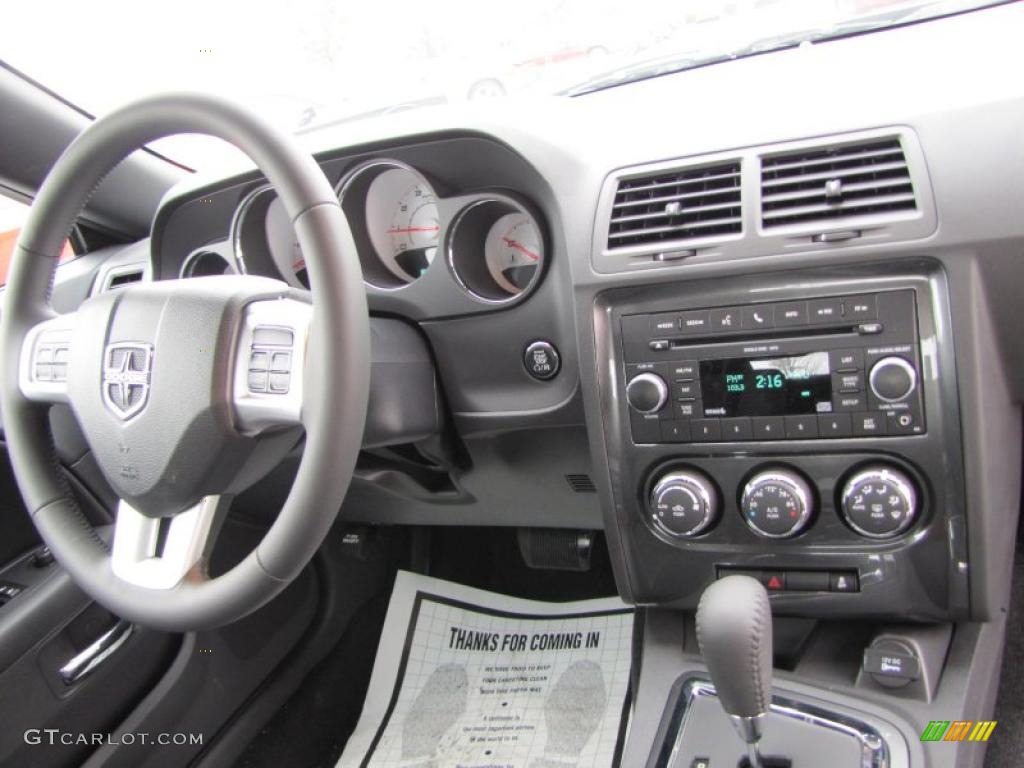 2011 Challenger SE - Billet Metallic / Dark Slate Gray photo #9