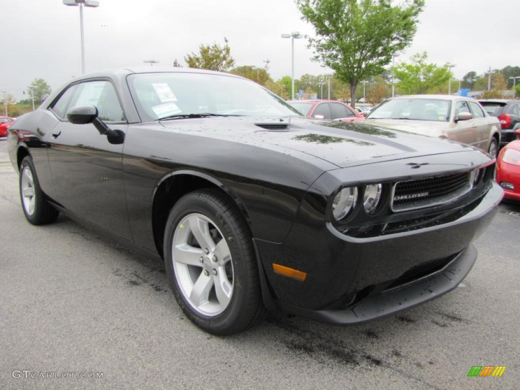 2011 Challenger SE - Brilliant Black Crystal Pearl / Dark Slate Gray photo #4