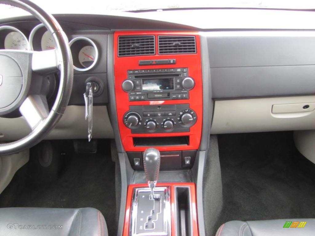 2006 Dodge Charger R/T Daytona Controls Photo #47269508