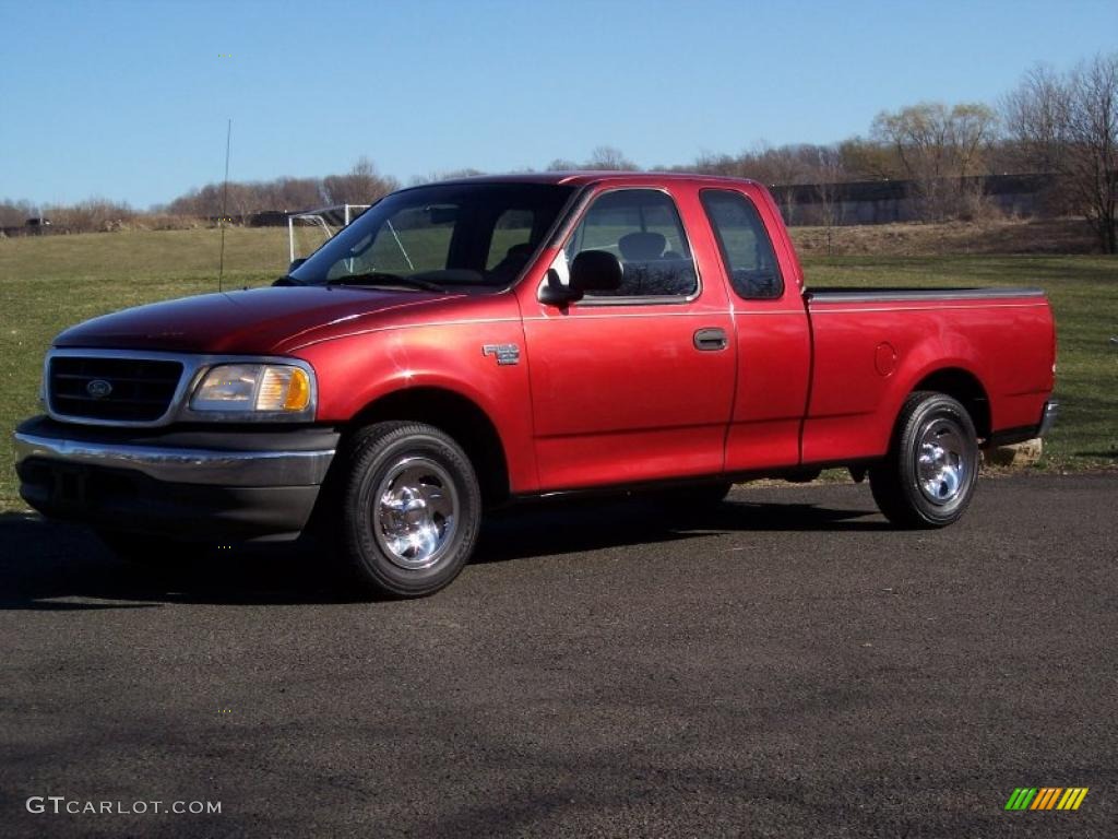 2002 F150 XL SuperCab - Toreador Red Metallic / Medium Graphite photo #1